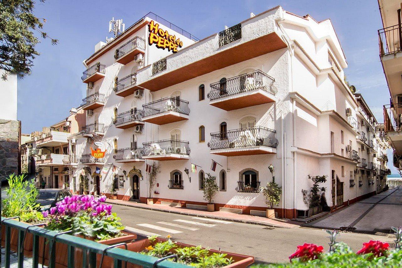 HOTEL DA PEPPE LETOJANNI 3* (Italia) - da 71 € | HOTELMIX